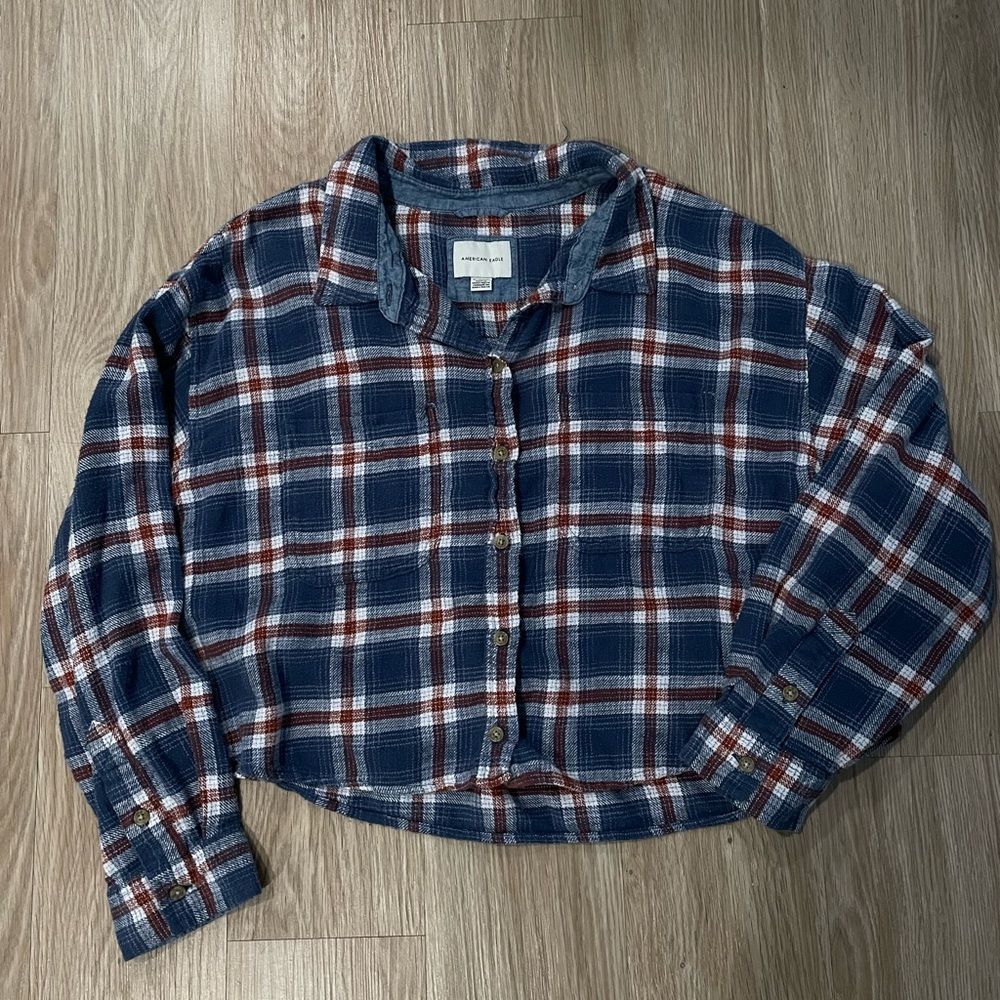 american eagle cropped blue flannel - xl